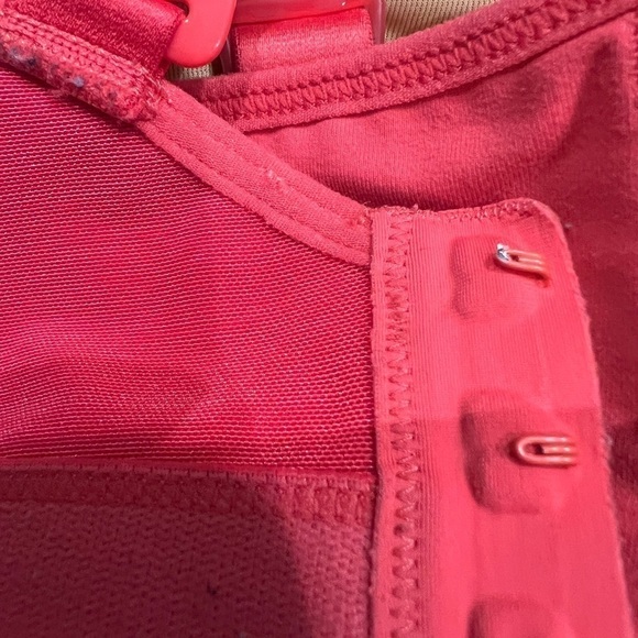 LULULEMON Ta. Ta. Tamer Coral Colour - Picture 5 of 14